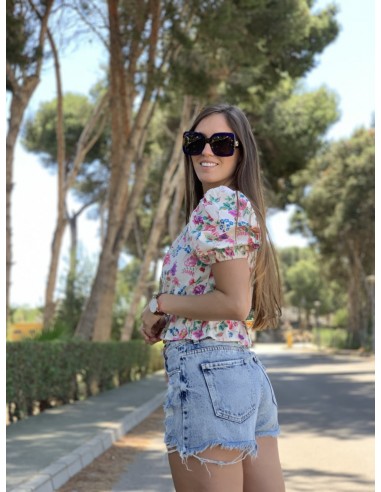 Top blanco manga abullonada