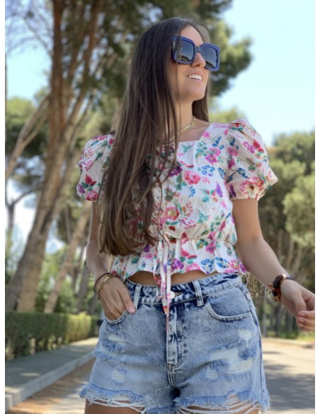 Pantalón corto rotos