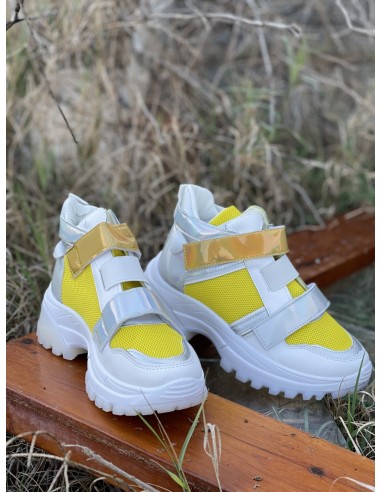 Zapatilla deportiva amarilla