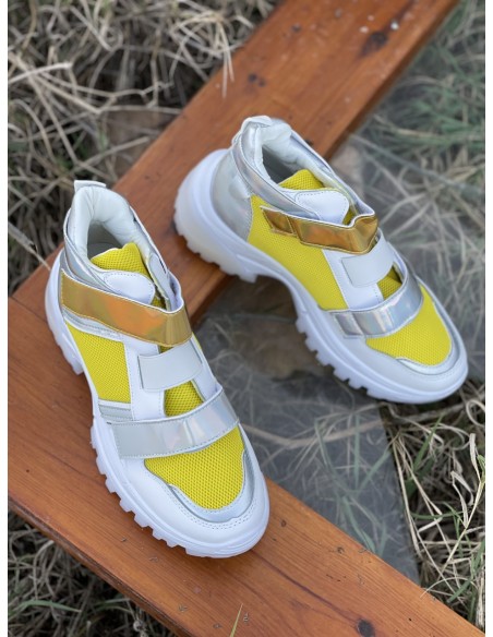 Zapatilla deportiva amarilla