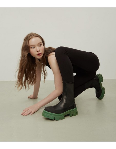 Bota suela verde