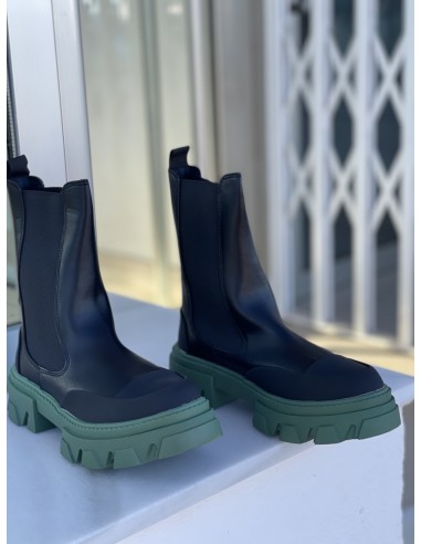 Bota suela verde