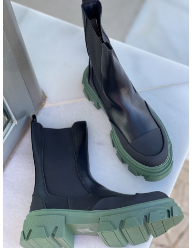 Bota suela verde