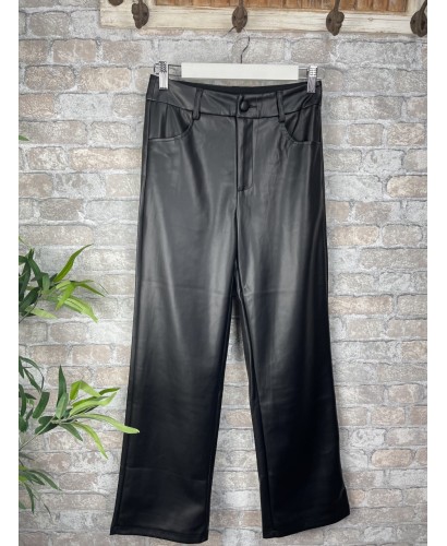 Pantalón efecto piel negro 2