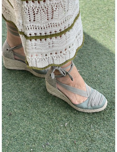 Cuña kaki con  cintas kaki