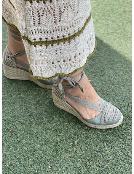 Cuña kaki con  cintas kaki