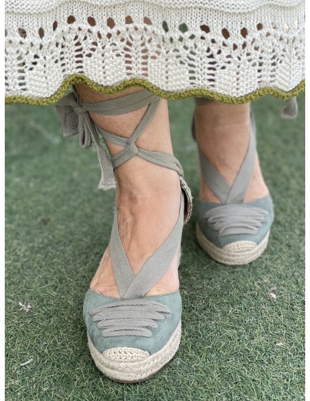 Cuña kaki con  cintas kaki
