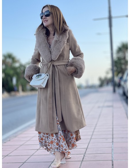 Abrigo de paño con pelo camel