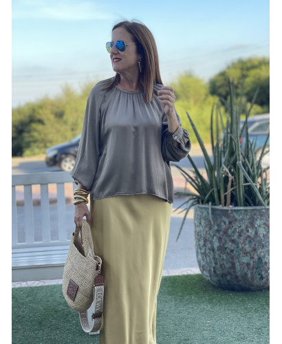 👚 Blusa Satén taupe