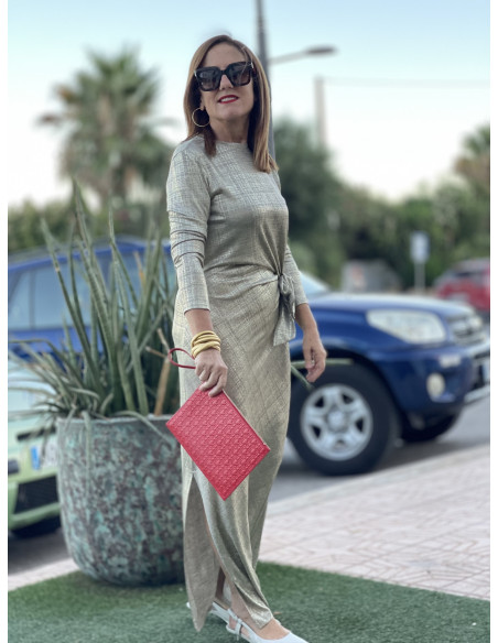✨ Vestido Metalizado en oro con Nudo Lateral