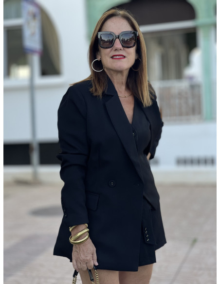 ✨ Chaqueta Negra Cruzada