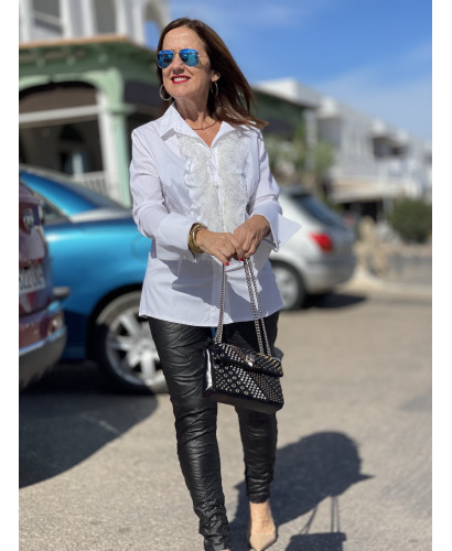 👚 Camisa Blanca con Detalle en Tul y Perlitas