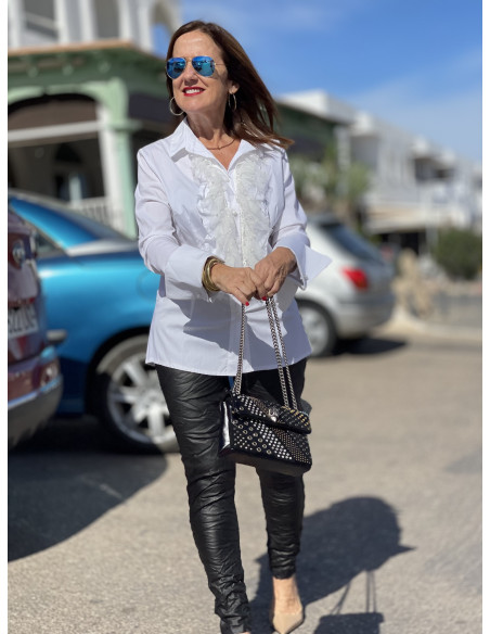 👚 Camisa Blanca con Detalle en Tul y Perlitas