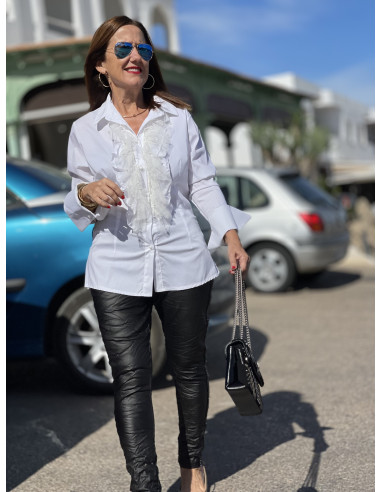 👚 Camisa Blanca con Detalle en Tul y Perlitas