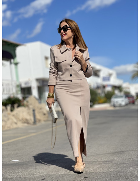 👗 Falda Lápiz en Camel con Abertura Frontal y Cintura Elástica