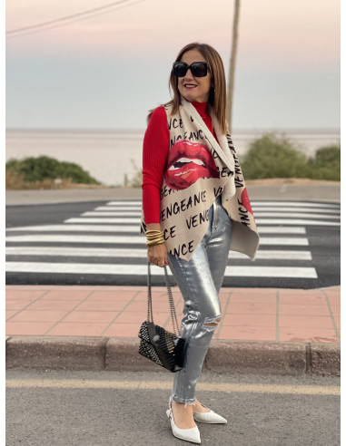 💄 Chaleco de Antelina con Labios Rojos - ¡Rompe...