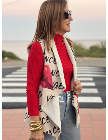 💄 Chaleco de Antelina con Labios Rojos - ¡Rompe...