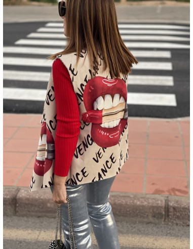 💄 Chaleco de Antelina con Labios Rojos - ¡Rompe...