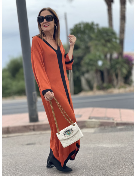 🖤 Vestido Asimétrico con Franja negro - Elegancia y Estilo Únicos