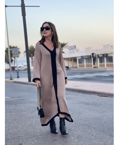 🖤 Vestido Asimétrico taupe con negro- Elegancia y Estilo...