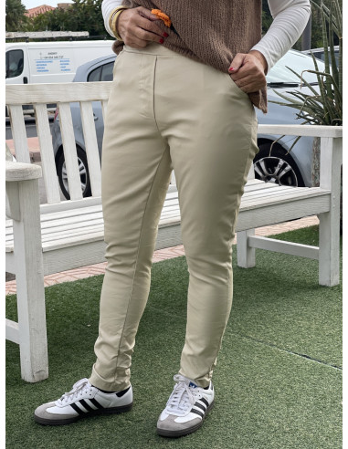 🌟 Pantalón Encerado en Crudo: Estilo y Comodidad 🌼