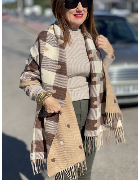 🍂 Bufanda Reversible de Corazones y Cuadros  M arrón| Elegancia y Calidez Versátil 🌈