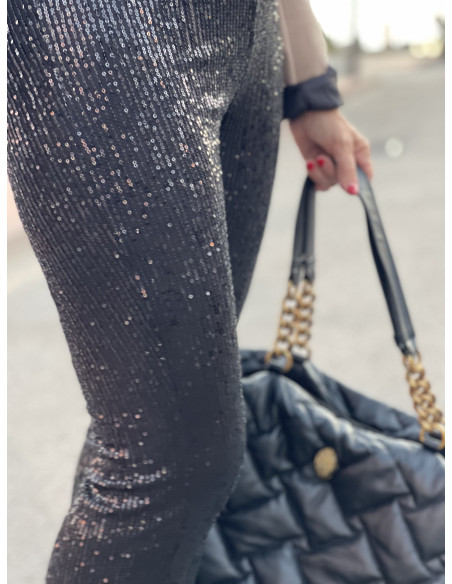 🌟 Pantalón de Lentejuelas Negro: Elegancia y Comodidad ✨👖