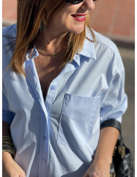 👗 Camisa Larga Asimétrica en Celeste - Versatilidad Infinita 🌟