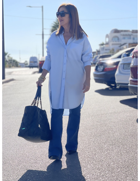 👗 Camisa Larga Asimétrica en Celeste - Versatilidad Infinita 🌟