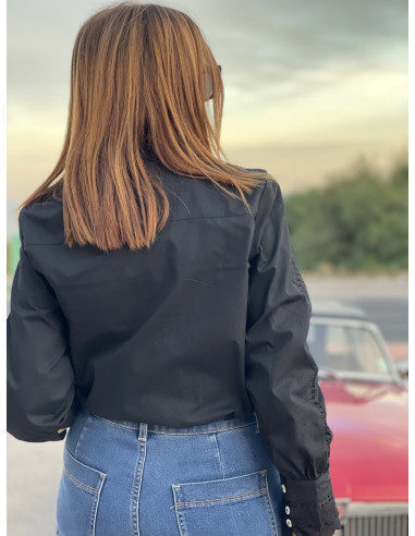 🖤 Camisa Negra con Detalles de Guipur y...