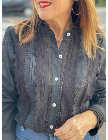 🖤 Camisa Negra con Detalles de Guipur y...