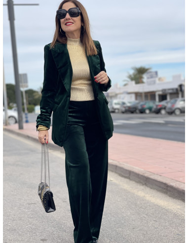 🌿 Pantalón Velvet Verde: Estilo y Comodidad 🌟