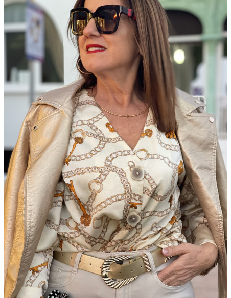 🌟Blusa Beis con Cadenas en Tonos Ocre: Elegancia y Versatilidad ✨