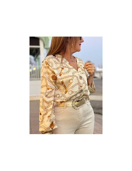🌟Blusa Beis con Cadenas en Tonos Ocre: Elegancia y Versatilidad ✨
