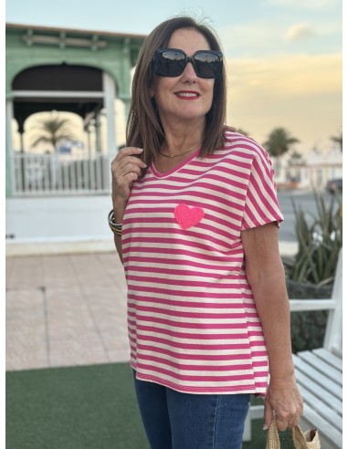 🌟 Camiseta Manga Corta a Franjas con Corazón:...