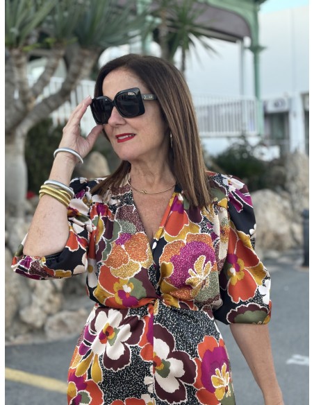 🌸 Vestido Midi con Escote de Pico: Elegancia Floral con Toque de Tendencia 🌿