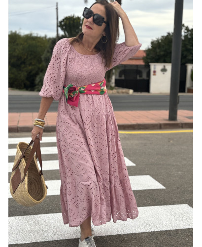 🌸 Vestido en Bordado Inglés Rosa: Elegancia y Comodidad
