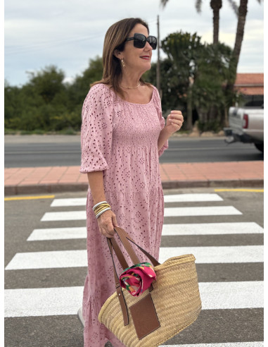 🌸 Vestido en Bordado Inglés Rosa: Elegancia y...