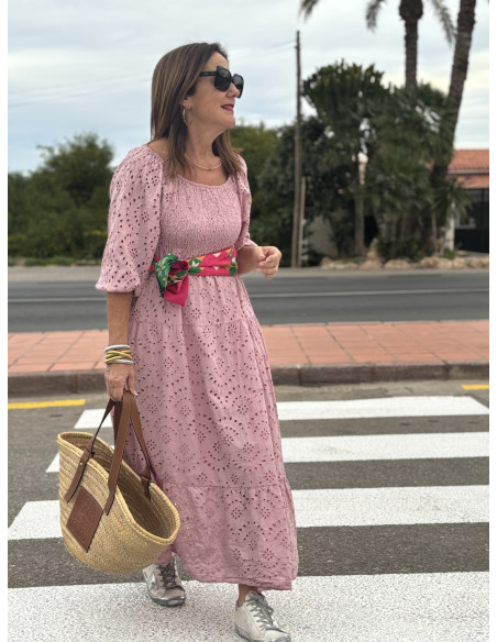 🌸 Vestido en Bordado Inglés Rosa: Elegancia y Comodidad
