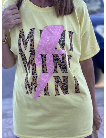 Camiseta Amarilla con Rayo y Letras Animal Print ⚡