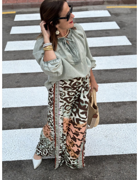 🌺 Pantalón Seda Estampado: Efecto Pareo y Elegancia sin Esfuerzo