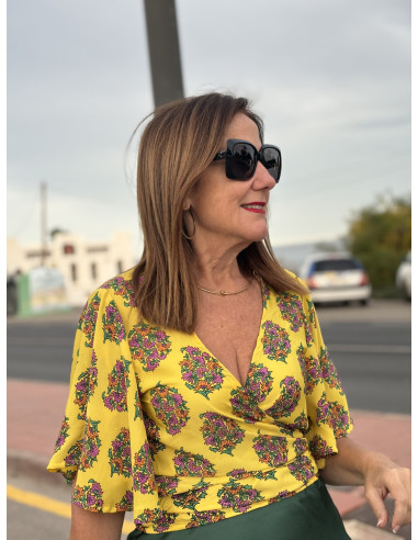 🌼 Blusa Sedosa: Elegancia y Frescura en...