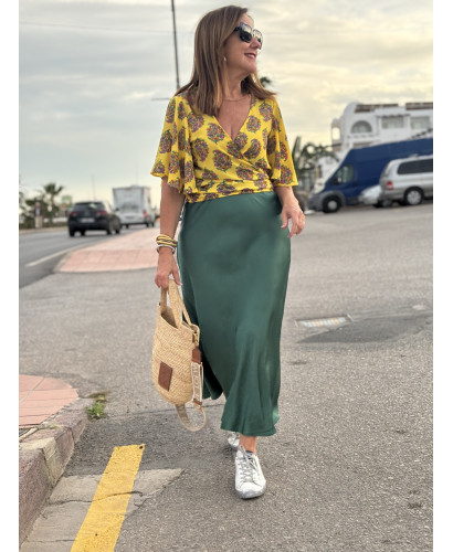 🌼 Blusa Sedosa: Elegancia y Frescura en Amarillo Brillante 2