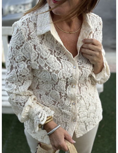 ✨ Camisa de Encaje: Elegancia en Crudo