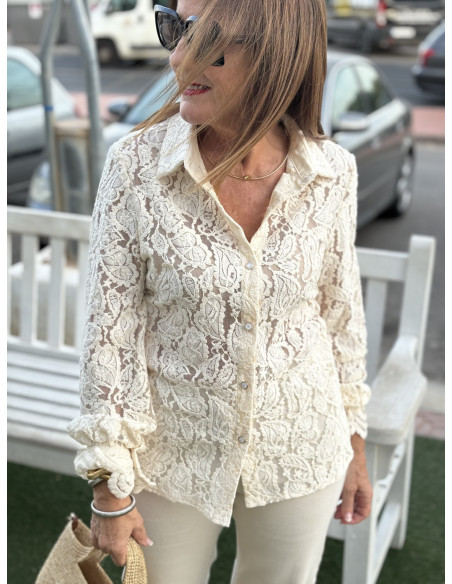 ✨ Camisa de Encaje: Elegancia en Crudo