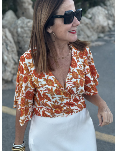 🌼 Blusa Sedosa Naranja: Elegancia y Frescura en Naranja Brillante