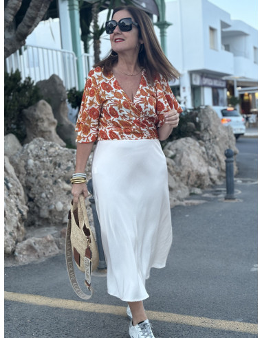 🌼 Blusa Sedosa Naranja: Elegancia y Frescura en...