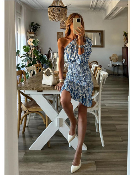 👗 Vestido Asimétrico Combinado: Elegancia en Contraste