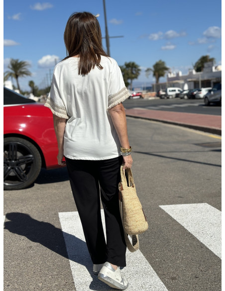 🌟 Camiseta Manga Corta "Happies" con Flecos en Camel