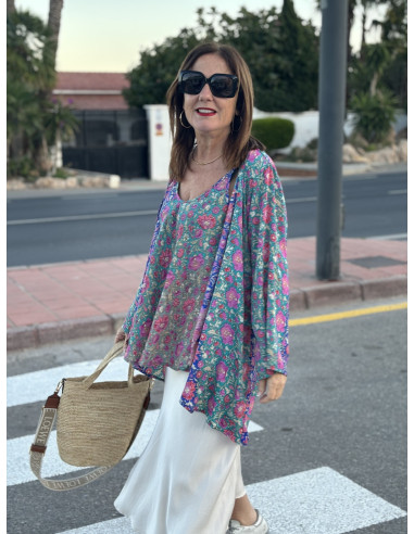 🌺 Kimono de Seda en Tonos Rosa y Azul:...
